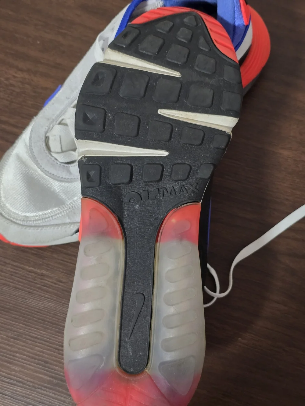 Nike Air Retro White Blue Orange Runner Sneakers